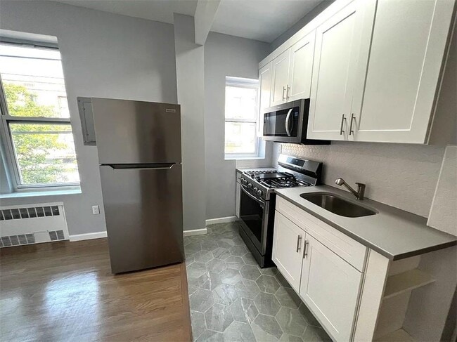 Building Photo - 378 50th St