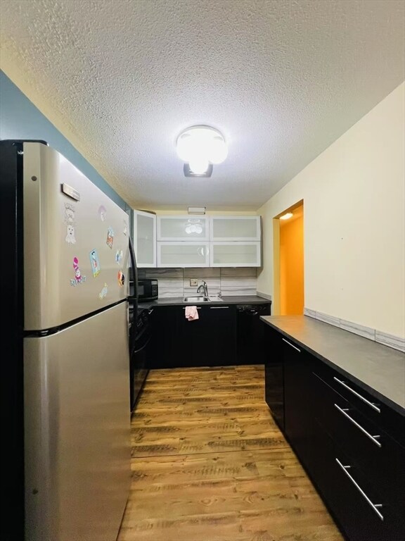 Building Photo - B5 Colonial Dr