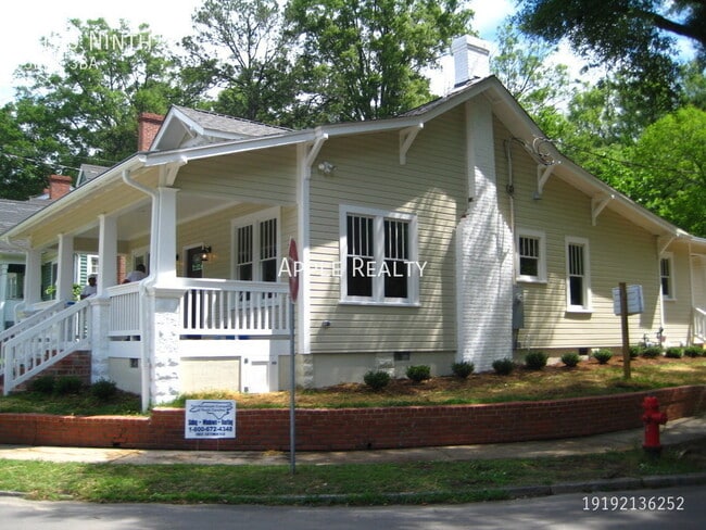 Building Photo - 1100 9th St