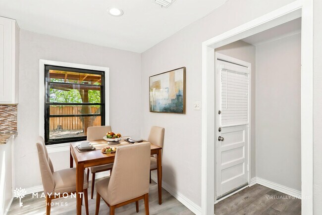 Building Photo - Inviting 3-Bedroom Irving Home