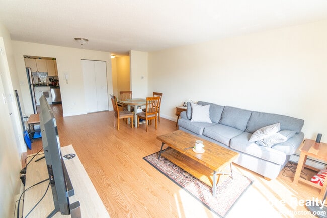 Building Photo - 109-111 Tremont St. Unit 422