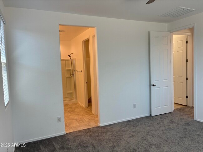 Building Photo - 813 S 107th Dr