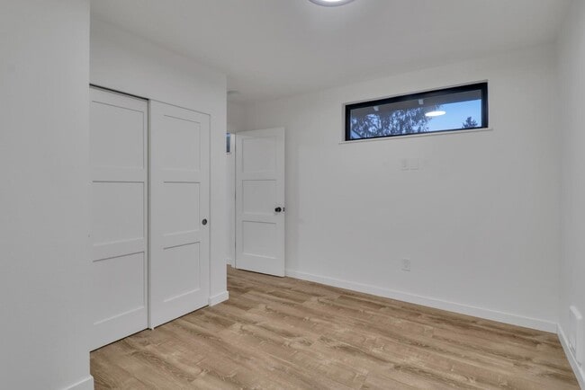 Building Photo - 721 N Stevens St