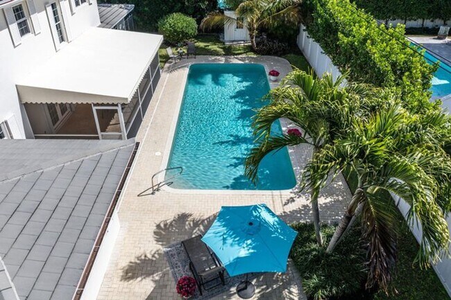 Building Photo - 518 Gardenia Terrace