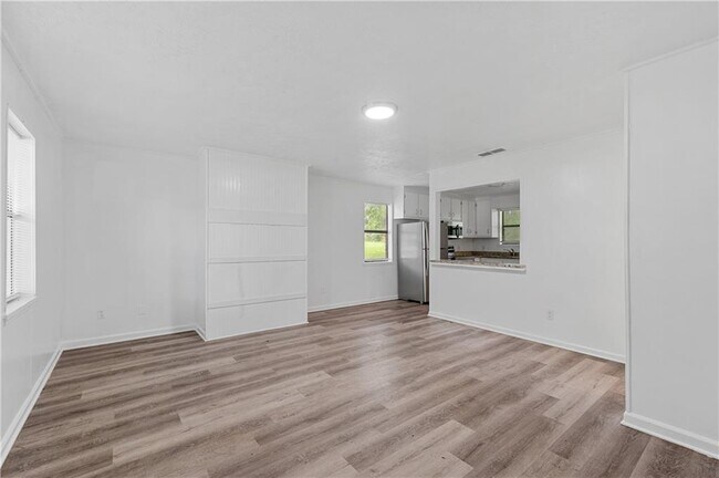 Building Photo - 200 Tanglewood Dr