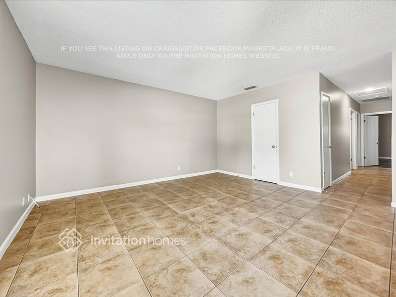 Building Photo - 512 E Hilda Dr