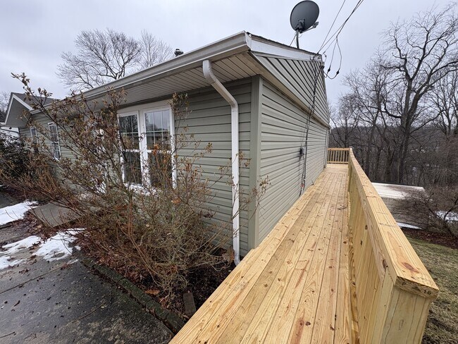 Building Photo - 125 Edgewood Cir