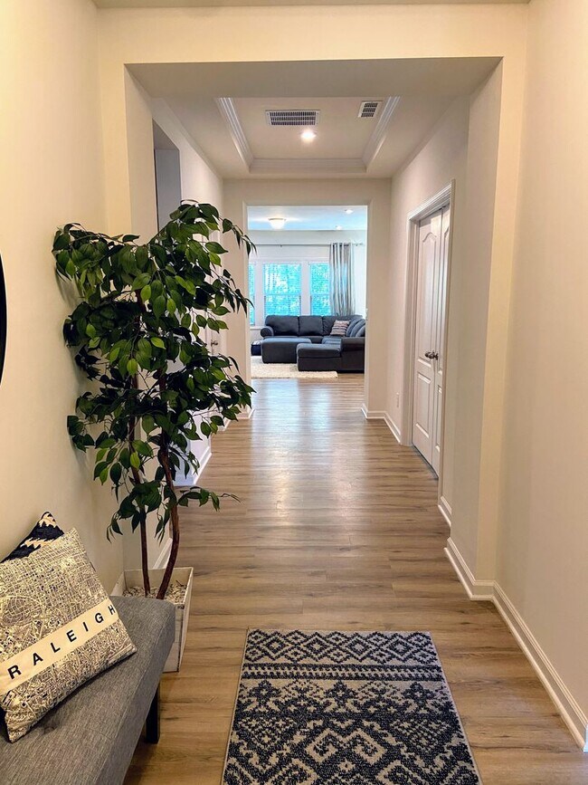 Building Photo - Spacious 2bd/2ba Ranch Style home with impressive club amenities located in Ellis Crossing