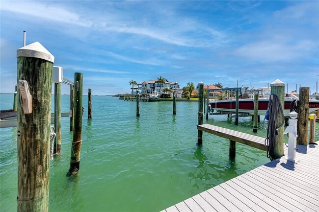 Building Photo - 363 Pinellas Bayway S