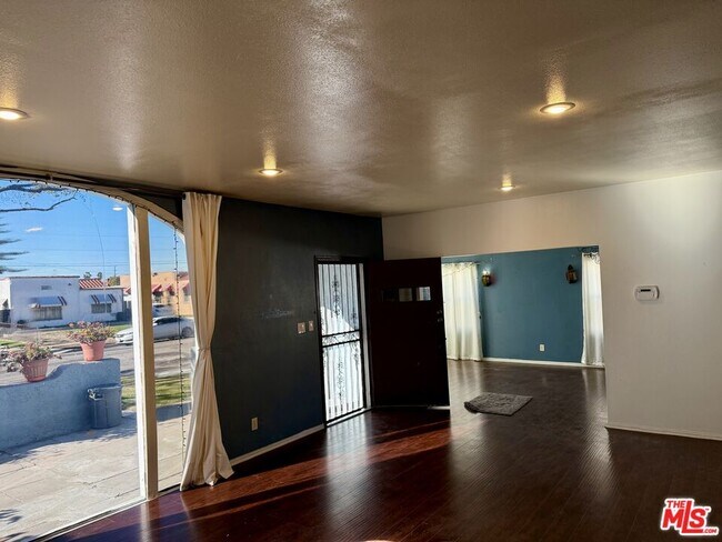 Building Photo - 9428 Harvard Blvd