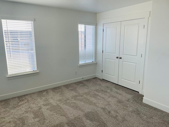 Building Photo - New Construction Townhome in Prime Riverton Location