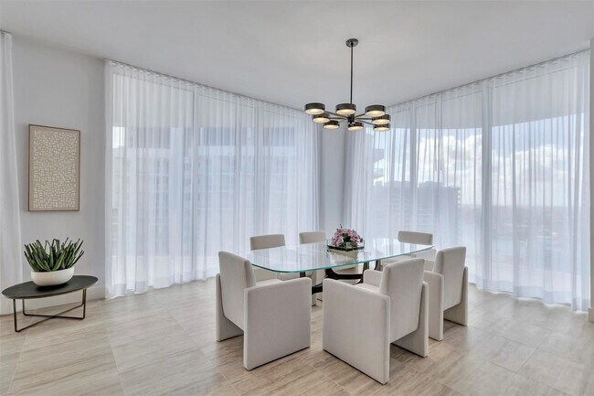 Building Photo - 525 N Fort Lauderdale Beach Blvd