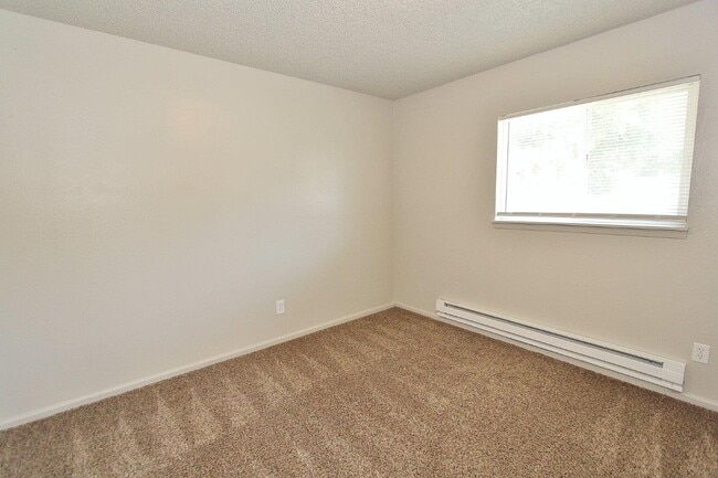 Building Photo - 211 S Highland Dr