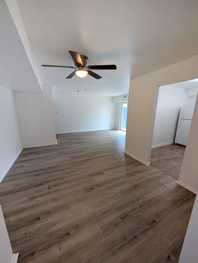 Building Photo - 11402 Cherry Hill Rd