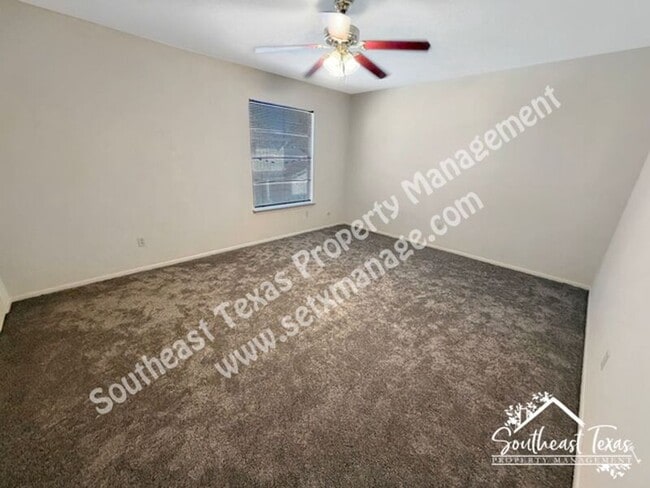 Building Photo - 6630 Lexington Dr