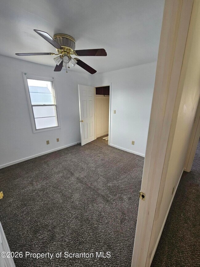 Building Photo - 1044 John Ave