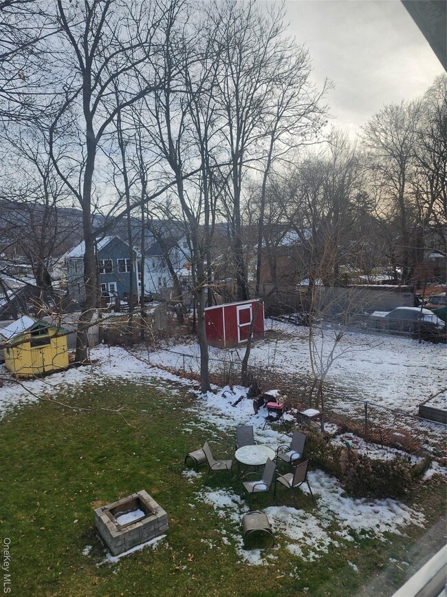 Building Photo - 20 S Elm St