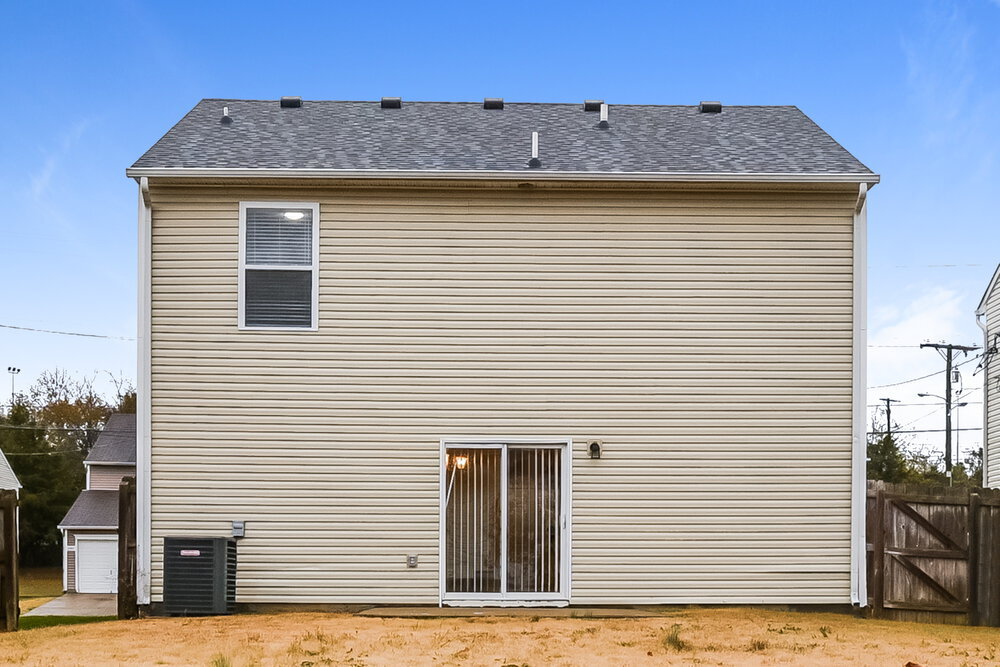 Building Photo - 2803 Creekbend Dr