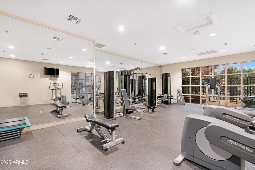 Gym - 16 W Encanto Blvd