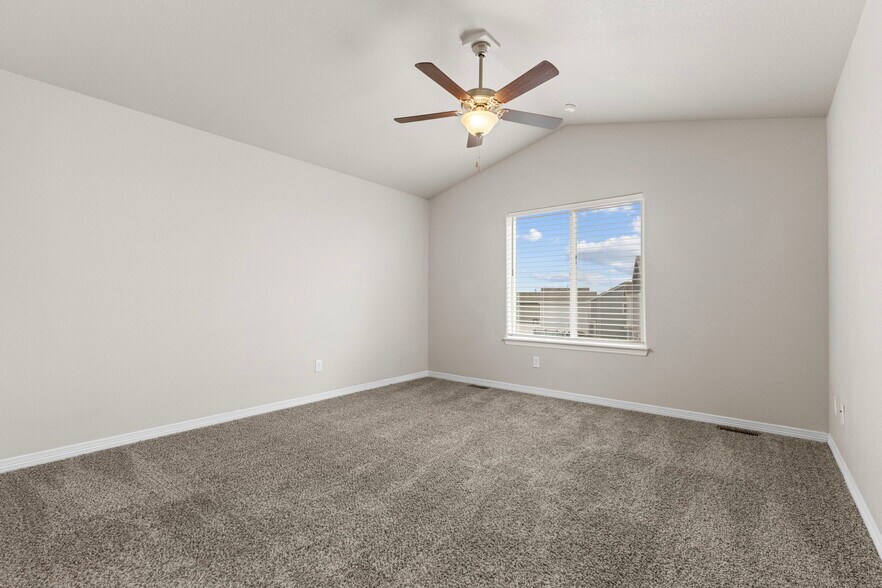 Building Photo - 1661 Northcroft Dr