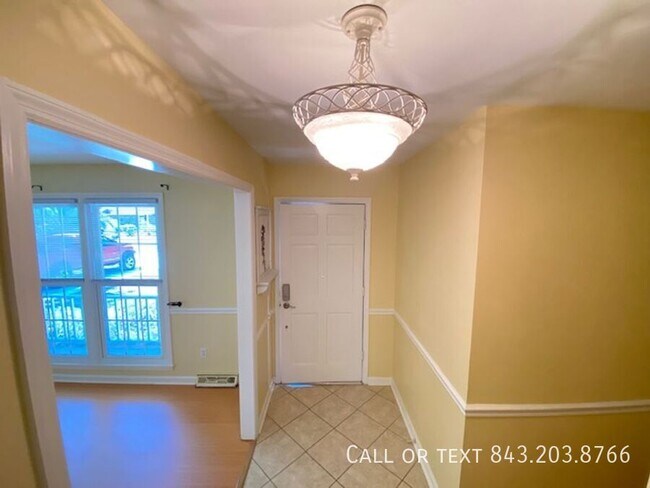 Building Photo - 654 McCutchen St