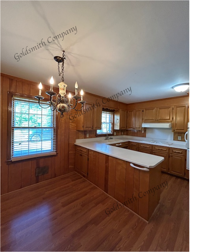Building Photo - 2 Woodfern Cir