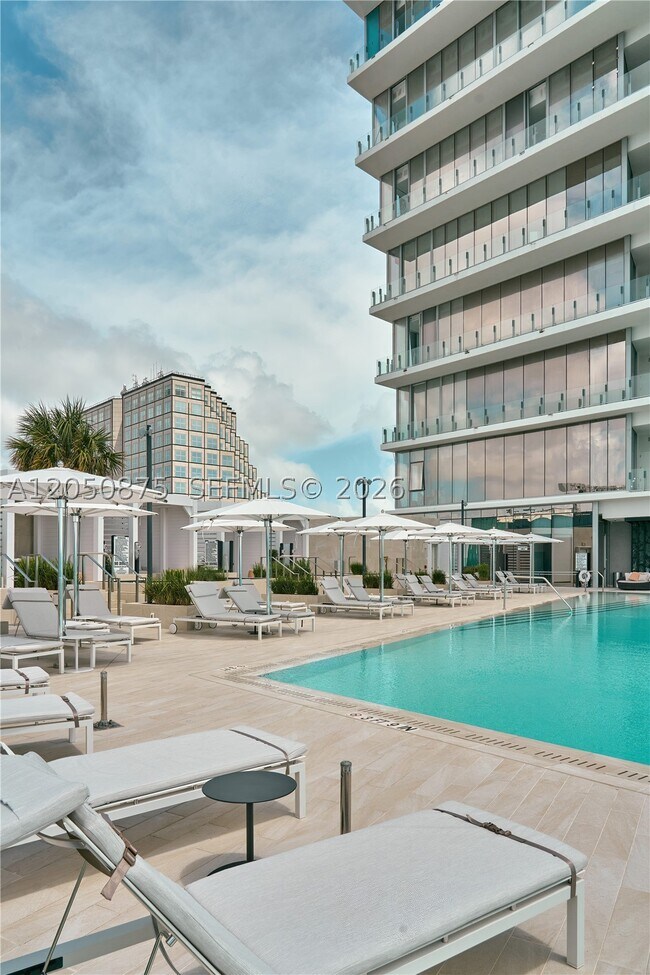 Building Photo - 300 Biscayne Blvd