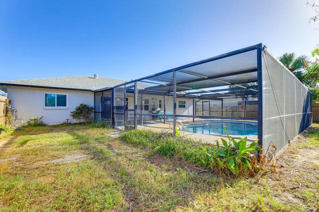 Building Photo - 3310 Siesta Dr