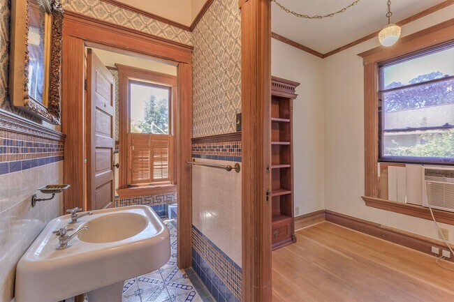 Building Photo - Historic Elegance Meets Modern Comfort – Beautifully Restored 1904 Victorian in the Heart of Fore...