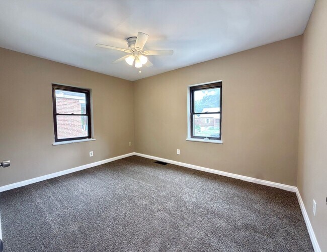 Building Photo - 2033 Dallas Ave