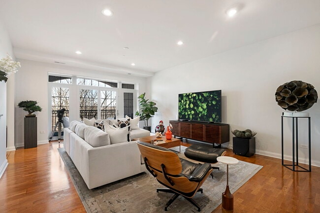 Building Photo - 1800 Amberley Ct