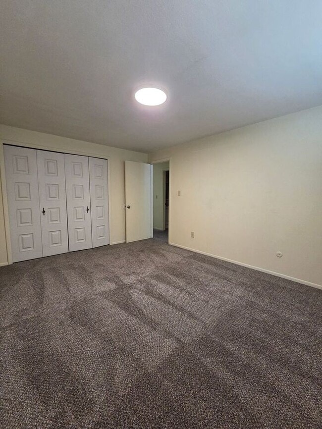 Building Photo - Move-In Ready 2-Bedroom in Brookwood Village — First Month Rent Waived!