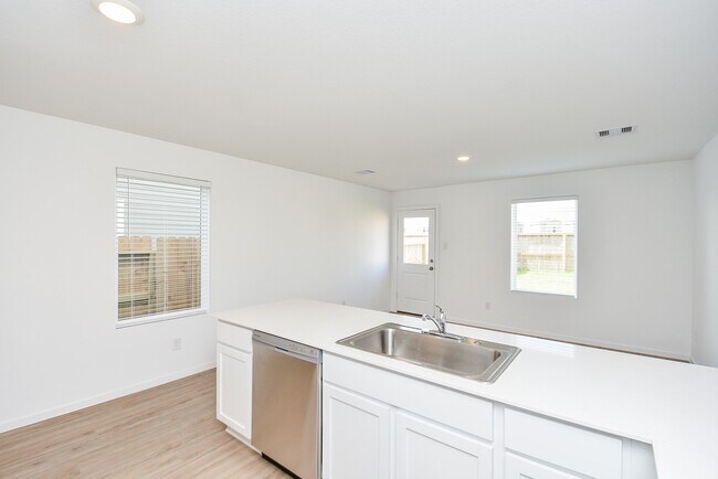 Building Photo - 21430 Carosella Dr