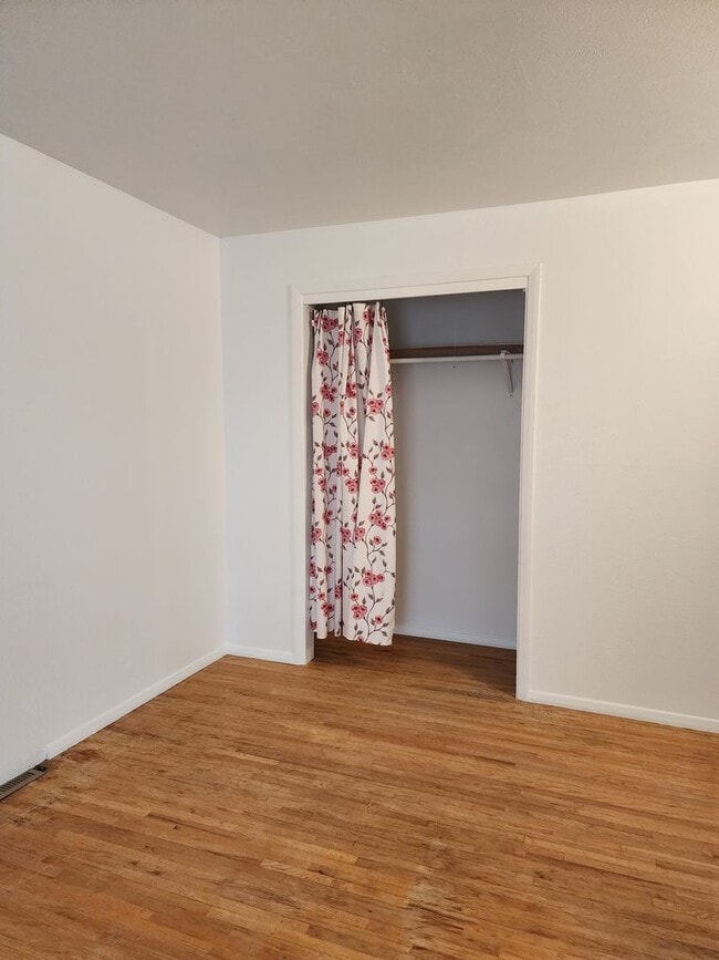 Building Photo - 3 Bedroom Home in The Caminas