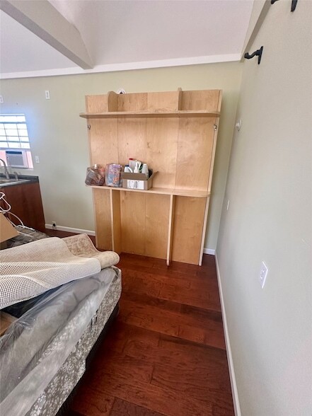 Building Photo - 127 Lori Dr