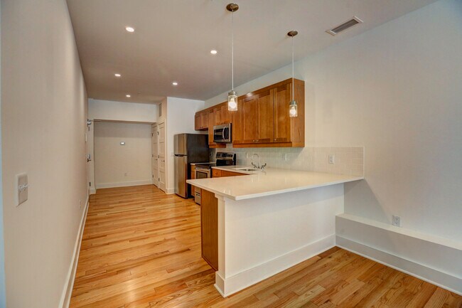 Kitchen Island - 304 E Grace St