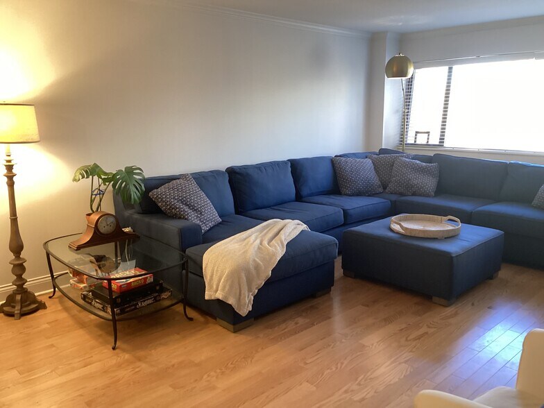 Building Photo - 1415 N Dearborn Pkwy