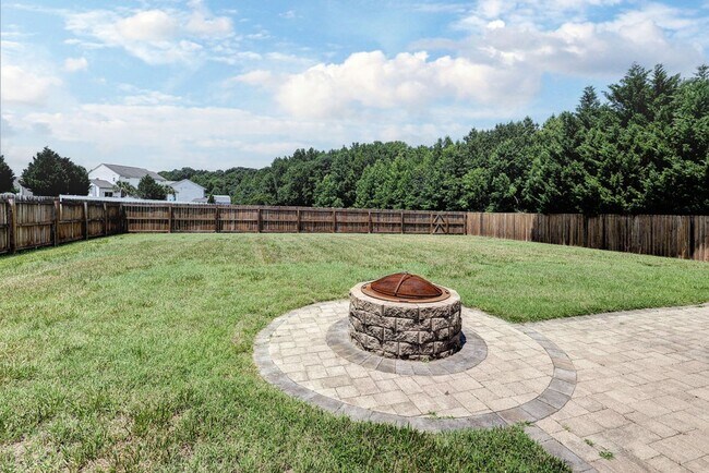 Building Photo - 4688 Yeardley Loop