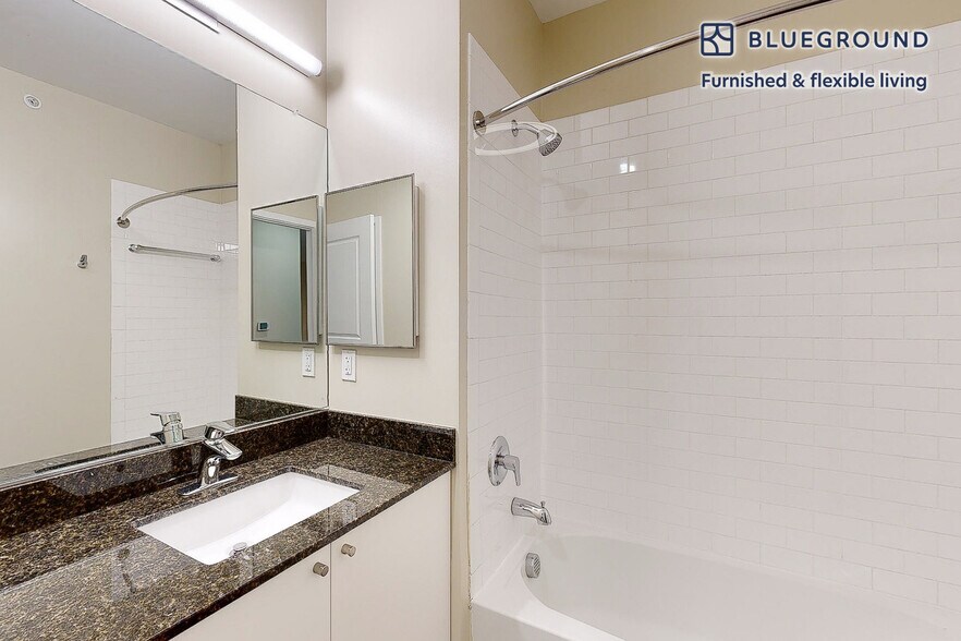 Building Photo - 79 Alexander St