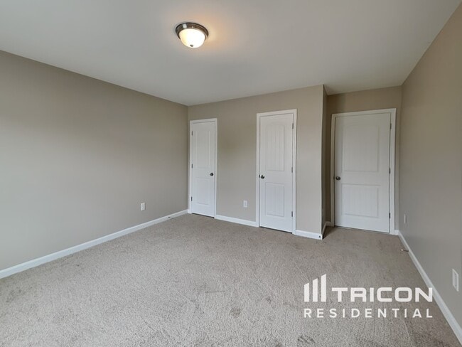Building Photo - 104 Glazed Springs Ct