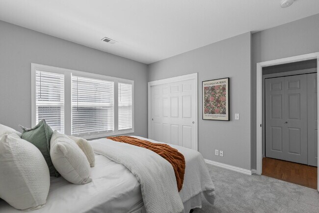 Building Photo - $3,350.00 - 2 Bedroom, 2.5 Bathroom Condo ...