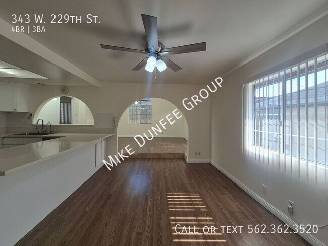 Building Photo - 343 W 229th St