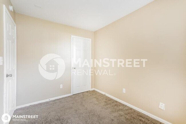 Building Photo - 4250 Village Bend Dr, Indianapolis, IN 46254