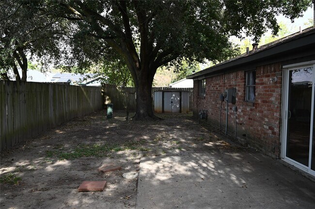 Building Photo - 22119 Singing Spurs Dr