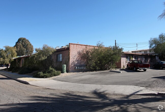 Building Photo - Las Villas Apartments