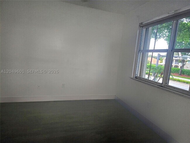 Building Photo - 6001-6114 129