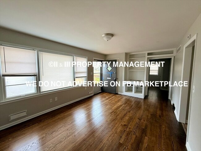 Building Photo - 315 W North Ave