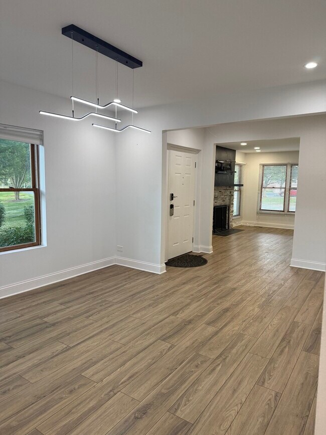 Building Photo - 227 Spring Creek Cir