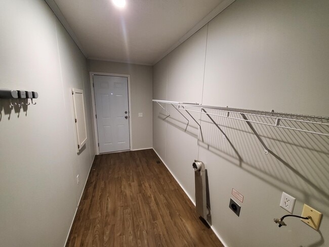 Building Photo - 8 Swallow Ct