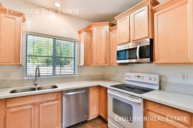 Building Photo - MOVE IN READY! 4 Bedroom Home in La Aldea